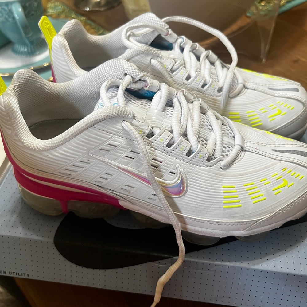 Like New Only Wore Few Times - image 1